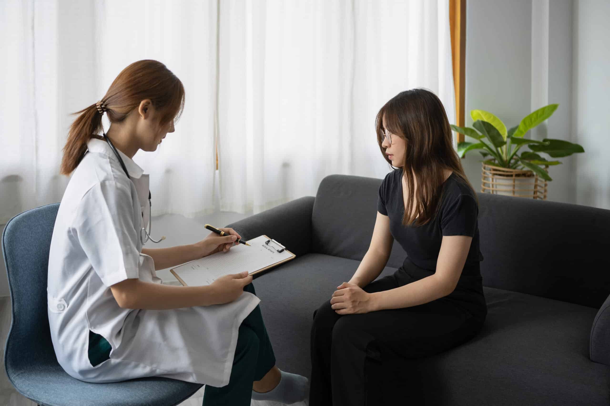 Bradenton 33 sober living for men in Bradenton | female psychologist giving advice to patient ment 2022 06 02 10 00 35 utc scaled