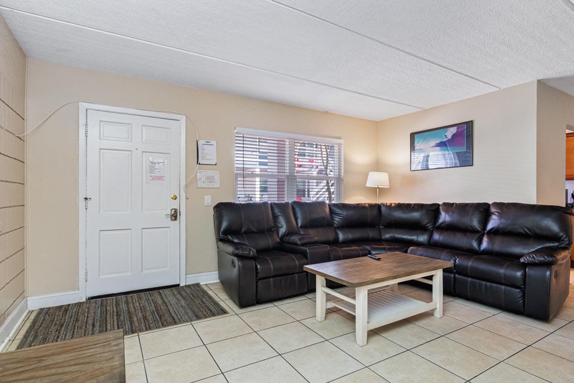 Real-Recovery-Sober-Living-for-Men-North-Tampa-Property-14702-N-Florida-Ave-Tampa-FL-33613-26.jpg