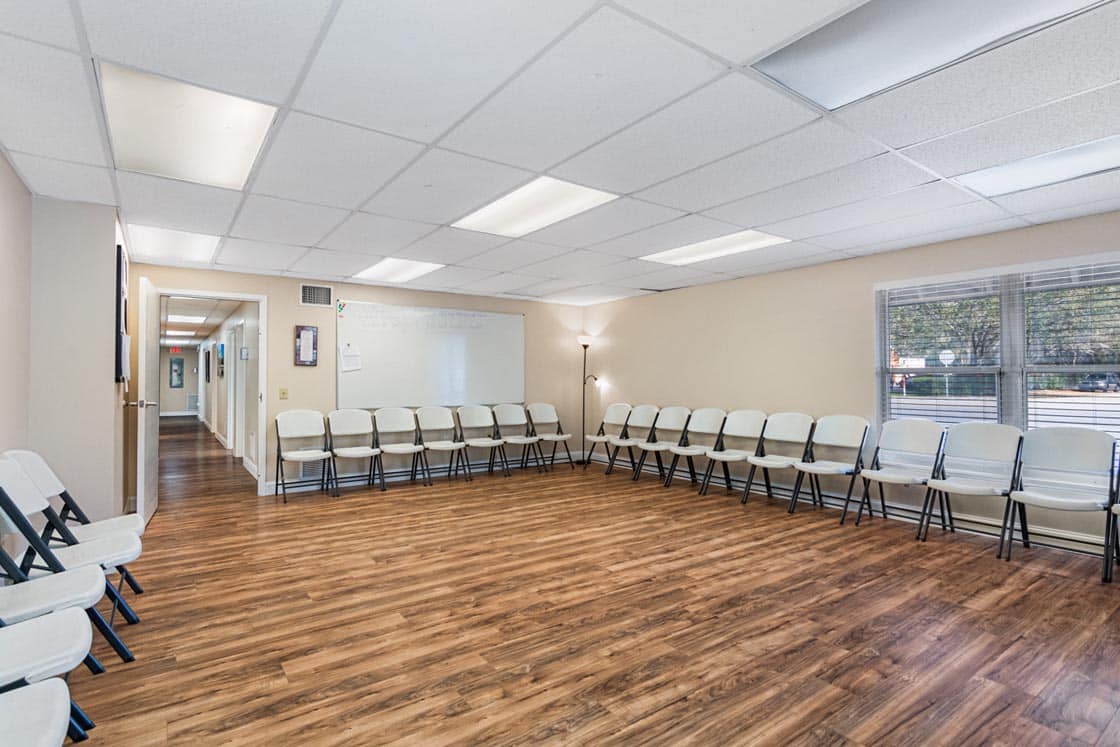 Real-Recovery-Sober-Living-for-Men-North-Tampa-Property-14702-N-Florida-Ave-Tampa-FL-33613-3.jpg