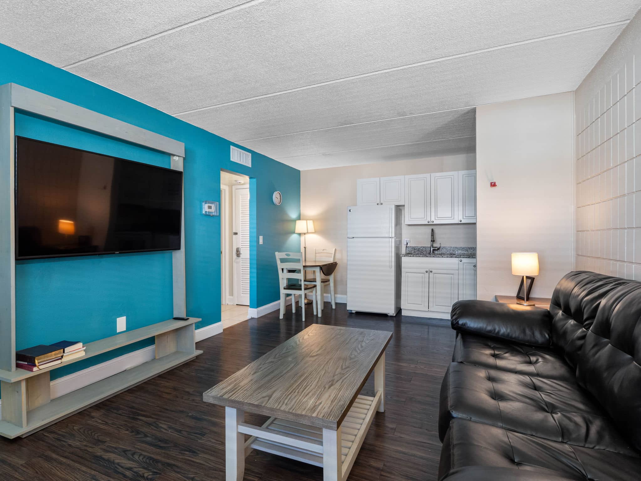 sober living | 21 web or mls 14702 N Florida Ave Tampa FL 21